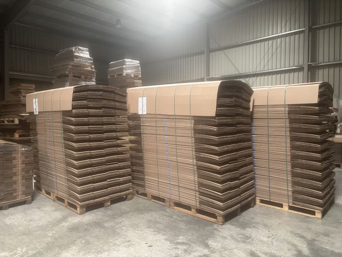 Palettes de carton prêtes à expédier